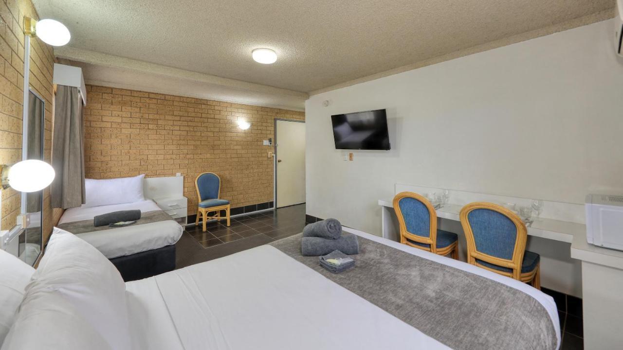 Hamilton Hume Motor Inn แยส ภายนอก รูปภาพ