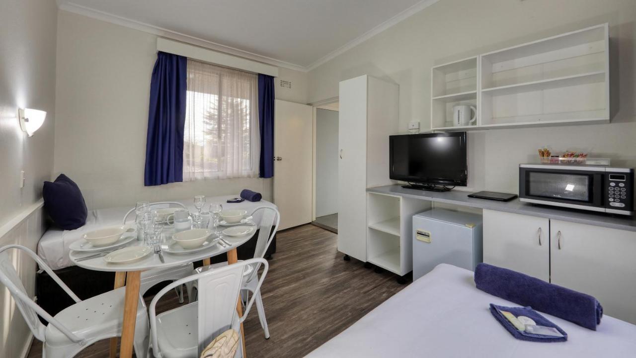 Hamilton Hume Motor Inn แยส ภายนอก รูปภาพ